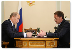 В.В.Путин провел рабочую встречу с губернатором Воронежской области А.В.Гордеевым