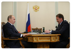 Prime Minister Vladimir Putin meeting with the Governor of the Voronezh Region, Alexei Gordeyev