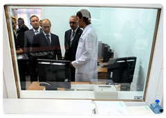 Председатель Правительства Российской Федерации В.В.Путин, находящийся с рабочей поездкой в Алтайском крае, побывал на объектах медицинского кластера региона
