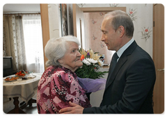 Председатель Правительства Российской Федерации В.В.Путин ознакомился в Санкт-Петербурге с ходом реализации государственной программы обеспечения жильем ветеранов Великой Отечественной войны