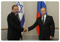 Prime Minister Vladimir Putin meeting with Israeli Deputy Prime Minister and Foreign Minister Avigdor Liberman in St Petersburg