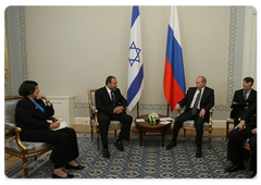 Prime Minister Vladimir Putin meeting with Israeli Deputy Prime Minister and Foreign Minister Avigdor Liberman in St Petersburg