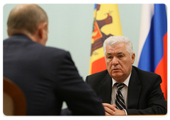 Moldovan President Vladimir Voronin at a meeting with Prime Minister Vladimir Putin
