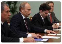 Prime Minister Vladimir Putin meeting with CEO of Total Christophe de Margerie