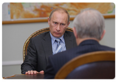 Prime Minister Vladimir Putin at the meeting with the Chairman of the Central Bank of Russia Sergei Ignatiev