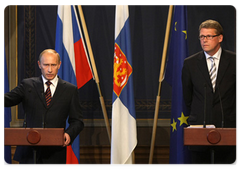 По итогам российско-финляндских межправительственных переговоров В.В.Путин и Премьер-министр Финляндии М.Ванханен провели совместную пресс-конференцию