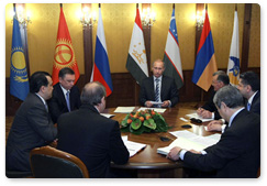 Председатель Правительства Российской Федерации В.В.Путин принял участие в беседе глав правительств ЕврАзЭС.