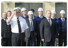 Prime Minister Vladimir Putin took part in the ceremony of raising the national flag on the new icebreaker St Petersburg at the Baltiysky Zavod (Baltic Shipyard)