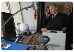 В.В.Путин принял участие в торжественной церемонии подъема государственного флага на новом ледоколе «Санкт-Петербург», которая состоялась на «Балтийском заводе»