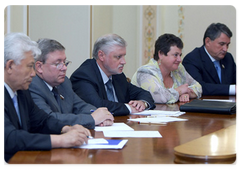 Председатель Правительства Российской Федерации В.В.Путин встретился с представителями Совета Федерации Российской Федерации