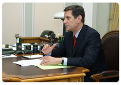 Deputy Prime Minister Alexander Zhukov at a meeting with Prime Minister Vladimir Putin