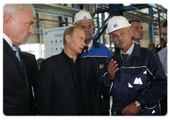 В.В.Путин принял участие в осмотре агрегата полимерных покрытий №2