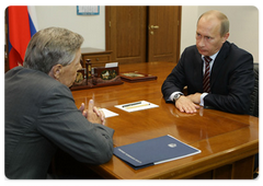 Председатель Правительства Российской Федерации В.В.Путин провел рабочую встречу с губернатором Челябинской области П.И.Суминым