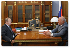 В.В.Путин провел рабочую встречу с мэром Москвы Ю.М.Лужковым