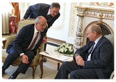 Prime Minister Vladimir Putin meeting with Berthold Huber, President of German metalworkers’ union IG Metall