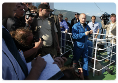 В.В.Путин рассказал журналистам о своих впечатлениях от погружения на глубоководном аппарате «Мир-1» на дно Байкала, а также ответил на ряд вопросов