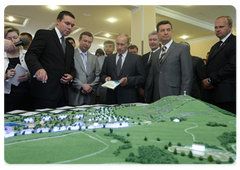 В.В.Путин осмотрел экспозицию инвестиционных проектов туристско-рекреационного типа в Ставропольском крае