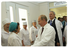 Председатель  Правительства России В.В.Путин побывал  в новом родильном доме Сухума, который был капитально отремонтирован   при  содействии  российской  стороны