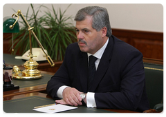 Dmitry Dmitriyenko, the Governor of the Murmansk Region, meeting with Prime Minister Vladimir Putin