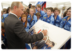 Председатель  Правительства Российской Федерации В.В.Путин посетил выставочные павильоны авиакосмического салона «МАКС-2009»
