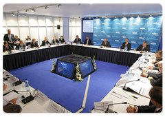 Vladimir Putin chairing a meeting on the development of the Russian aircraft industry