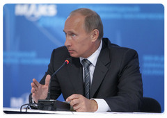 Vladimir Putin chairing a meeting on the development of the Russian aircraft industry