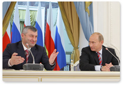 В.В.Путин по итогам переговоров с Президентом Южной Осетии Э.Д.Кокойты провел пресс-конференцию