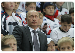 Prime Minister Vladimir Putin at a national hockey team training session in the Ice Palace at Khodynskoye Pole