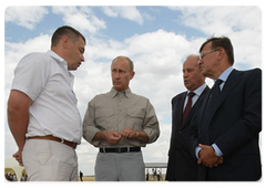 Prime Minister Vladimir Putin, on a working trip to the Orenburg Region, visiting the Eksperimentalnoye farm