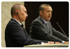 Prime Minister Vladimir Putin and his Turkish counterpart Recep Tayyip Erdogan held a joint news conference on the results of the talks