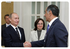 В.В.Путин провел рабочую встречу с председателем совета директоров инвестиционного банка «Морган Стэнли» Дж.Маком
