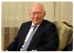 Singaporean Minister Mentor Lee Kuan Yew meeting with Prime Minister Vladimir Putin