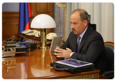 Vladimir Dmitriyev, Chairman of Vnesheconombank (Bank for Development and Foreign Economic Affairs), at a meeting with Prime Minister Vladimir Putin