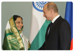 Prime Minister Vladimir Putin meeting with Indian President Pratibha Devisingh  Patil