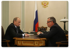 Председатель Правительства Российской Федерации В.В.Путин встретился с главной Внешторгбанка А.Л.Костиным