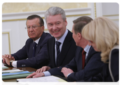 First Deputy Prime Minister Viktor Zubkov and Head of the Government Executive Office Sergei Sobyanin at the Government Presidium meeting