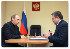 Председатель Правительства Российской Федерации В.В.Путин провел рабочую встречу с губернатором Ленинградской области В.П.Сердюковым