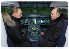 Prime Minister Vladimir Putin visited the Voronezh Aircraft Joint Stock Company, where he inspected the company’s products, including the new Russian plane Antonov An-148
