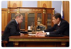 Председатель Правительства Российской Федерации В.В.Путин провел рабочую встречу с заместителем Председателя Правительства Российской Федерации А.Д.Жуковым