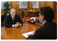 Prime Minister Vladimir Putin meeting with President of Kalmykia Kirsan Ilyumzhinov