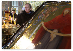 Председатель Правительства Российской Федерации В.В.Путин посетил в  Чебоксарах Покровско-Татианинский собор