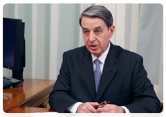 Minister of Culture Alexander Avdeyev meeting with Prime Minister Vladimir Putin