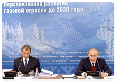 Prime Minister Vladimir Putin and Deputy Prime Minister Igor Sechin at a conference on the General Scheme for Gas Industry Development until 2030