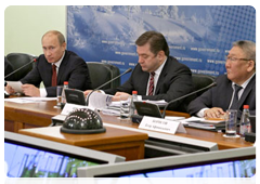 Prime Minister Vladimir Putin, Energy Minister Sergei Shmatko and President Yegor Borisov of the Republic of Sakha (Yakutia) at a conference on the General Scheme for Gas Industry Development until 2030