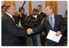 Председатель Правительства Российской Федерации В.В.Путин провел рабочую встречу с лидером КПРФ Г.А.Зюгановым