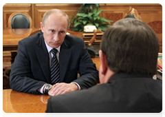 Председатель Правительства Российской Федерации В.В.Путин провел рабочую встречу с губернатором Архангельской области И.Ф.Михальчуком