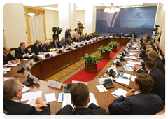 Председатель Правительства Российской Федерации В.В.Путин провел в Ростове-на-Дону совещание по итогам проведения сезонно-полевых работ и развитию животноводства