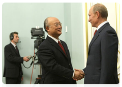 Prime Minister Vladimir Putin with IAEA Director General Yukiya Amano