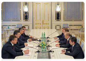 Prime Minister Vladimir Putin meeting with Ukrainian President Viktor Yanukovych