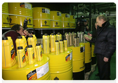 Prime Minister Vladimir Putin visiting the Novokuibyshevsk oils and additives plant